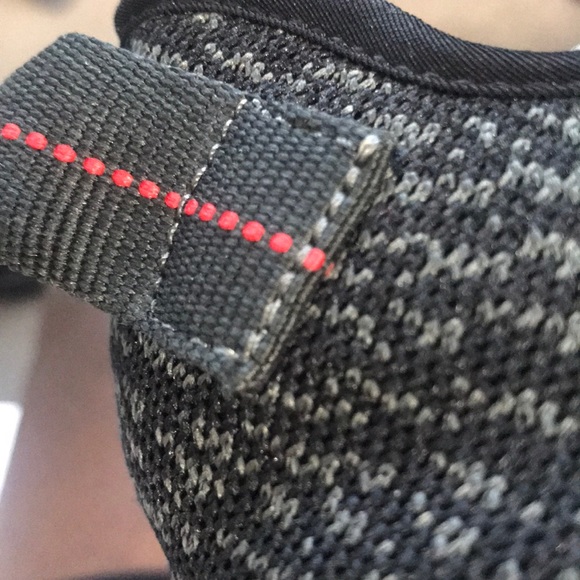 Yeezy Boost 350 Pirate Black sz 10 - Picture 6 of 7